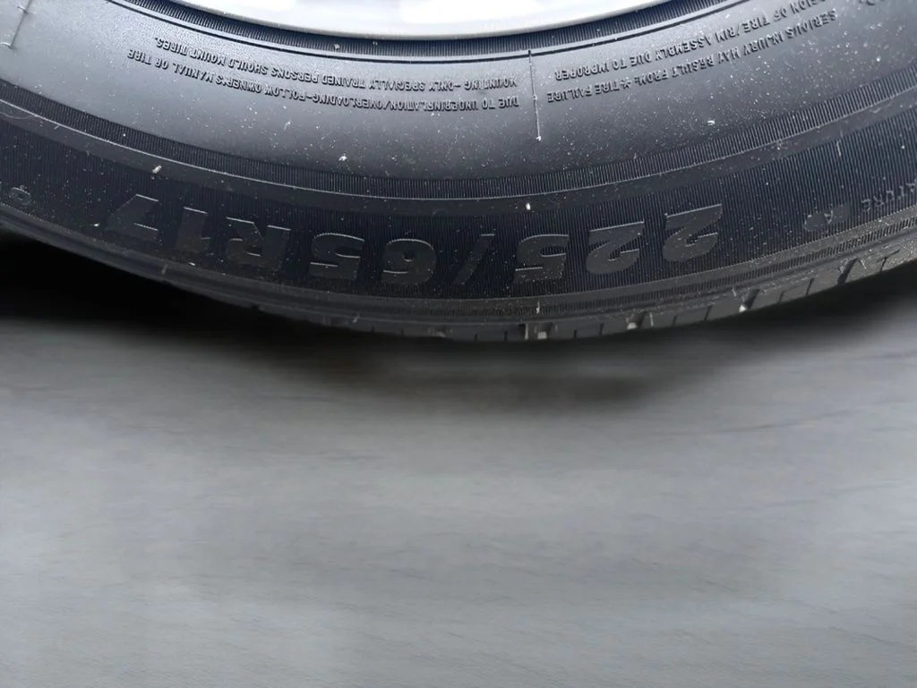 Used 2018 Gray Nissan SV image 33
