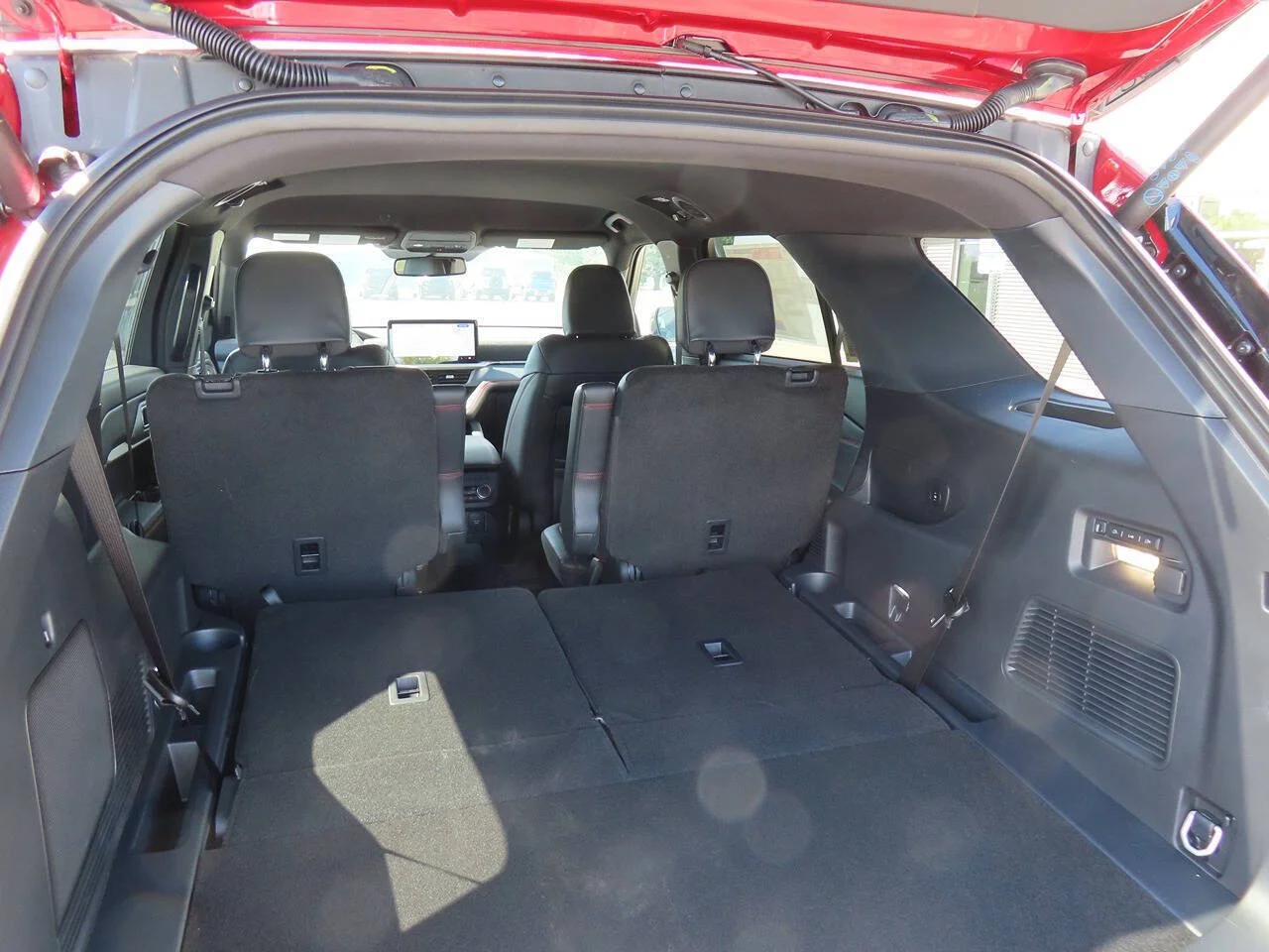 New 2026 Rapid Red Metallic Tinted Clearcoat Ford ST AWD 4dr SUV image 7