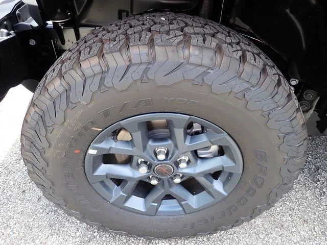 New 2026 White/off-white Jeep  image 12