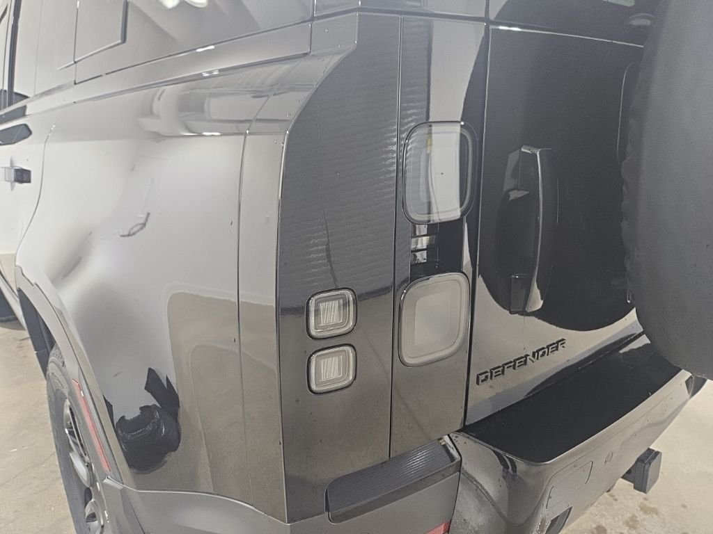 New 2026 Santorini Black Land Rover S image 26
