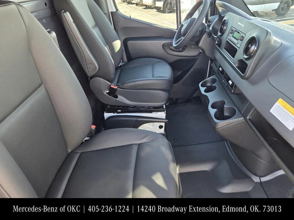 Used 2025 White Mercedes-Benz Cargo 170 WB image 14