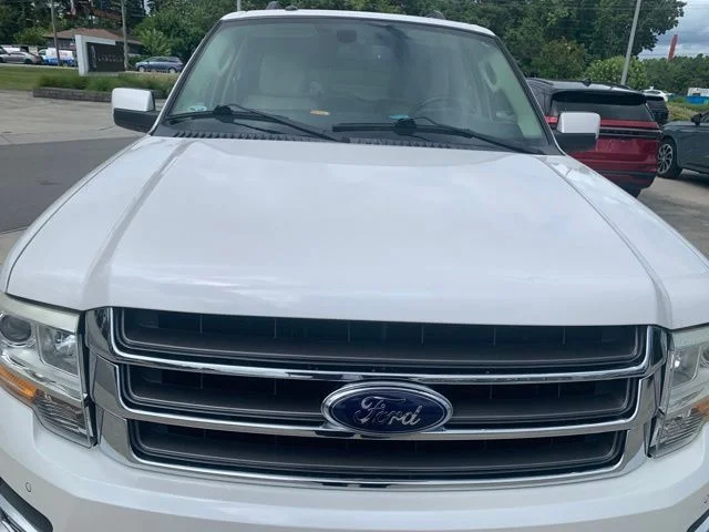 Used 2015 White Ford Limited image 2