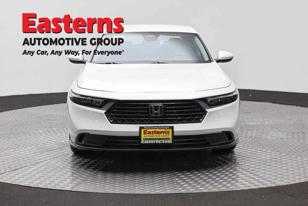 Used 2023 White Honda LX image 2