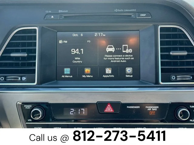 Used 2016 White Hyundai SE image 14
