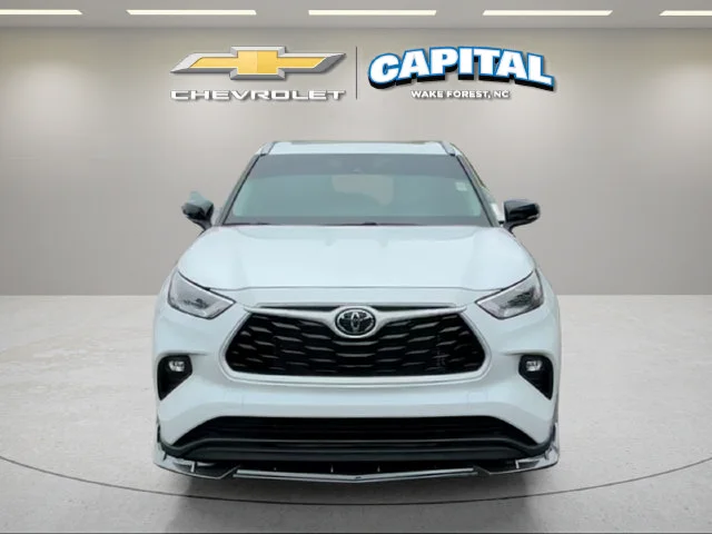 Used 2026 Beige Toyota XLE image 8