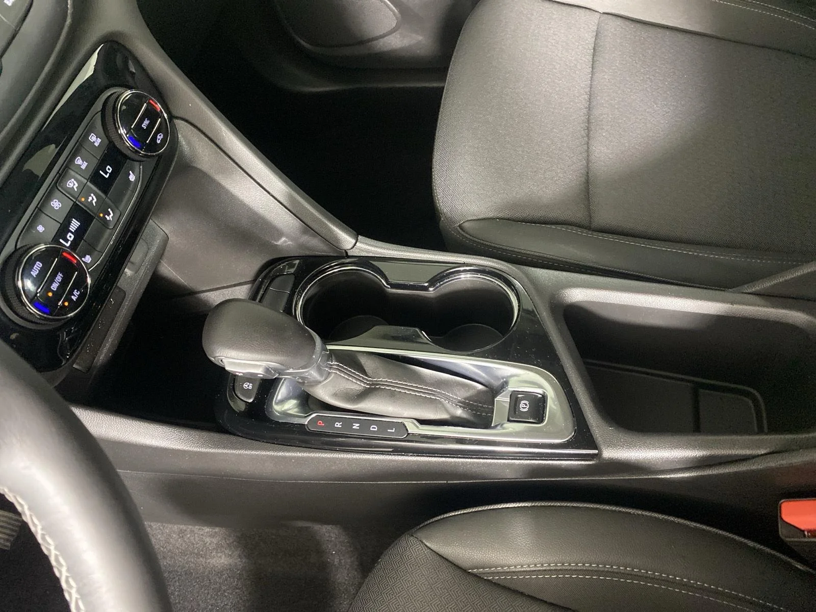 Used 2023 Summit White Buick Select image 21