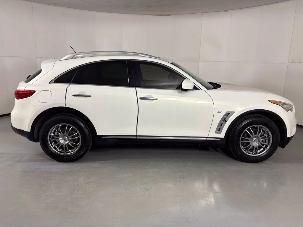 Certified Used 2014 White INFINITI Base image 9