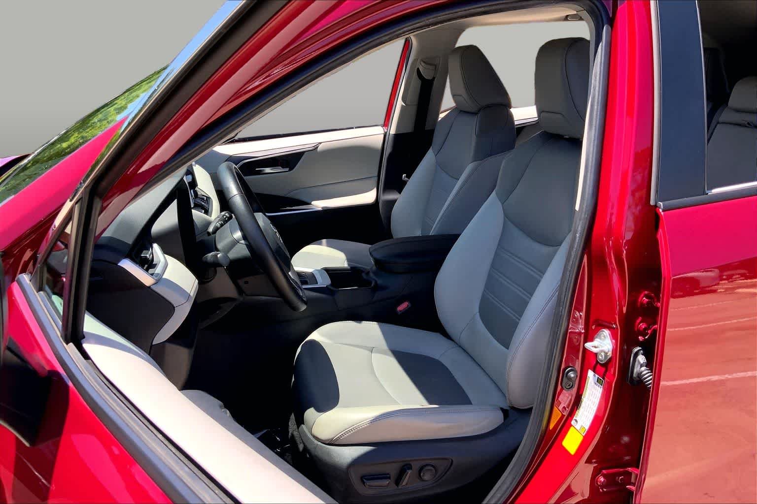 Used 2024 Ruby Flare Pearl Toyota XLE Premium image 8