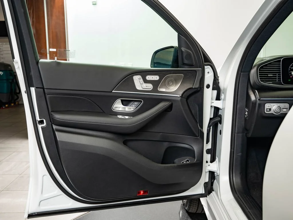 New 2026 Moonlight White Mercedes-Benz GLS 450 image 28