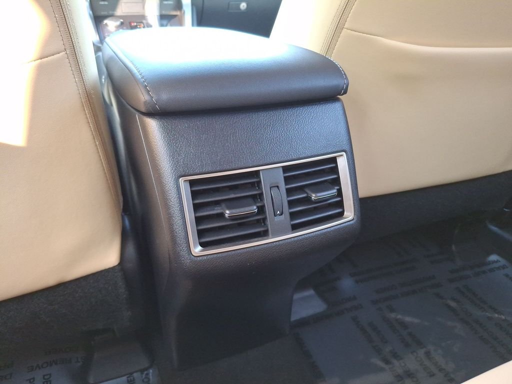 Used 2017 White Lexus 200t image 22