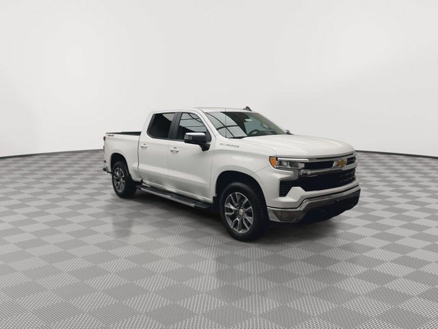 Used 2026 Summit White Chevrolet LT image 35