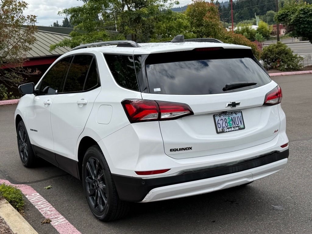Used 2022 Summit White Chevrolet RS image 5