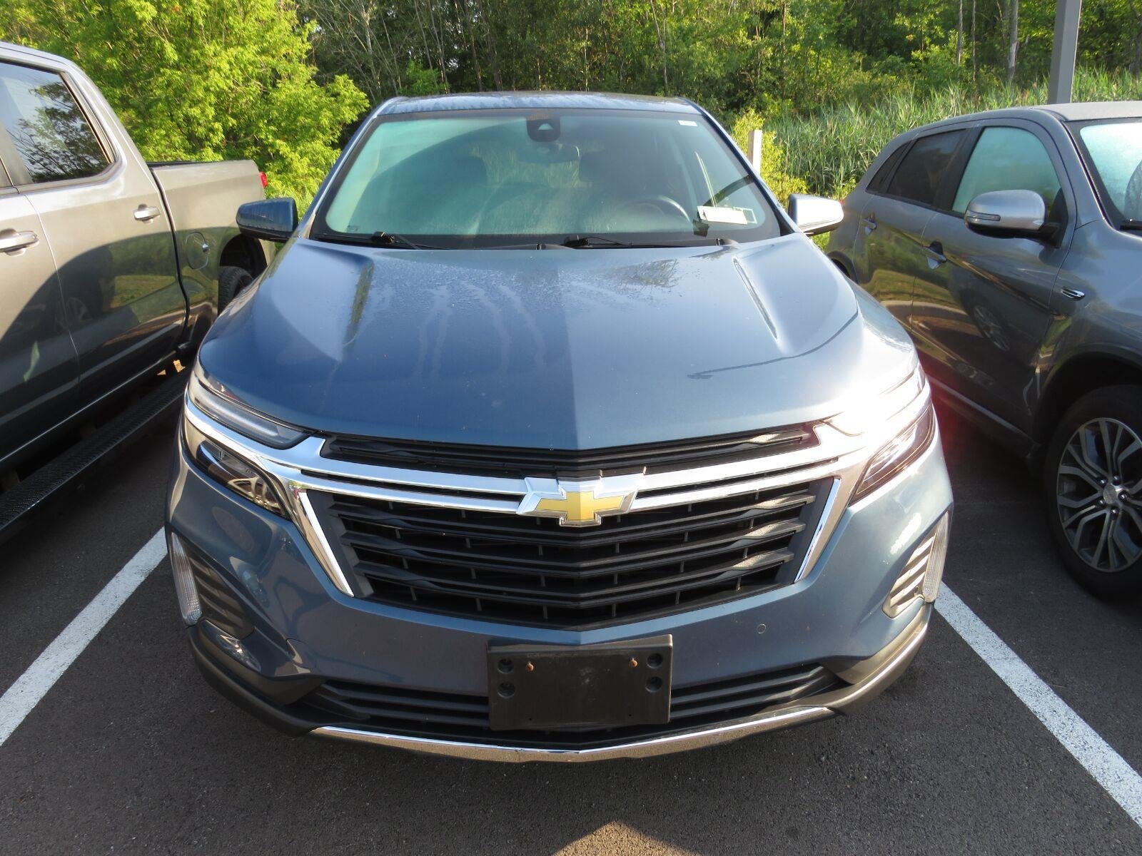 Used 2024 Lakeshore Blue Metallic Chevrolet LT image 3