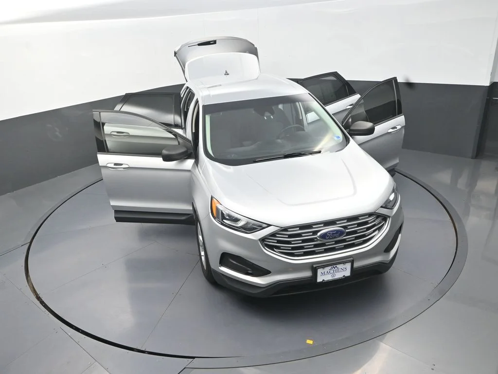 Used 2019 Silver Ford SE image 30