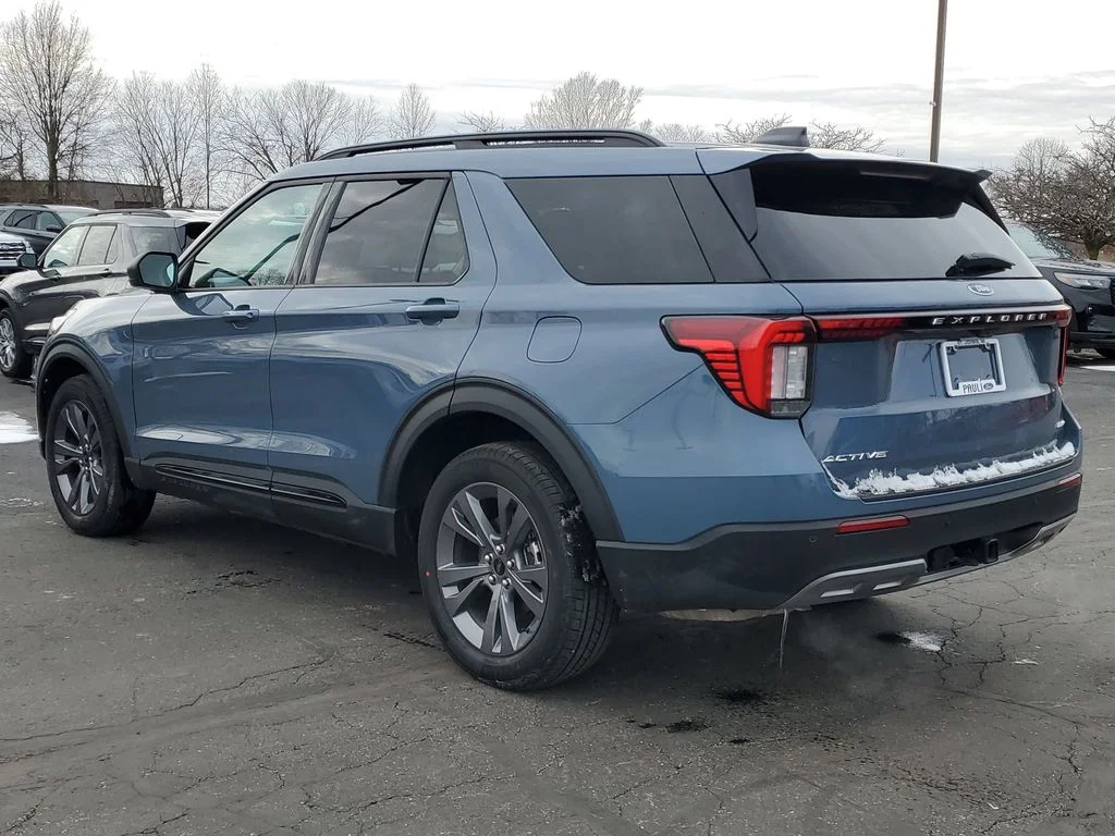 2026 Ford Explorer Active - Photo 3