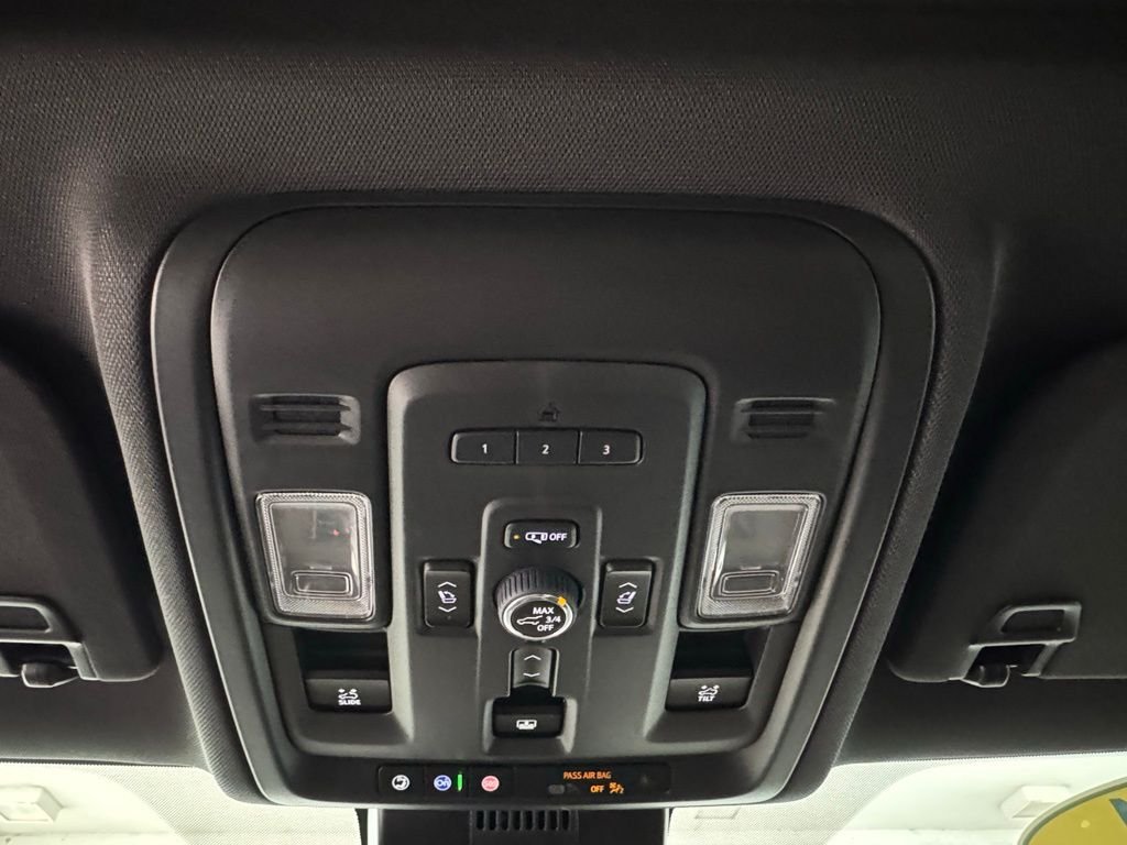 Used 2024 Beige Chevrolet High Country image 40