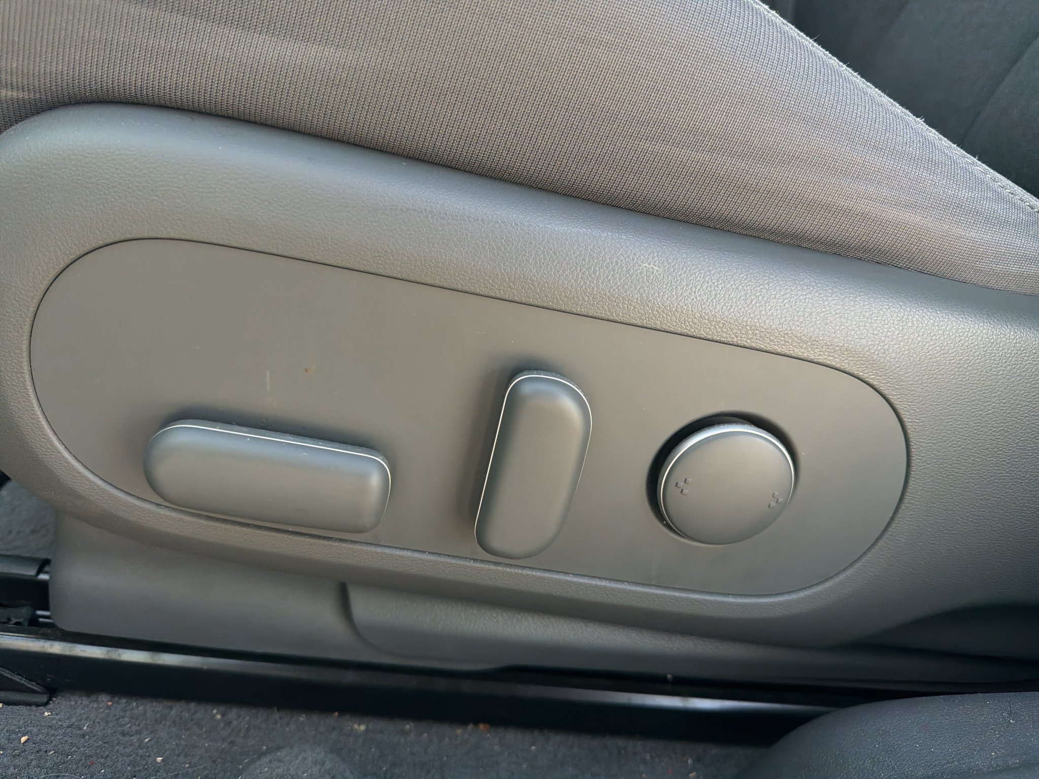 Certified Used 2024 Atlas White Hyundai SEL image 12