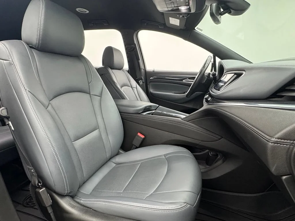 Used 2023 Summit White Buick Essence image 37