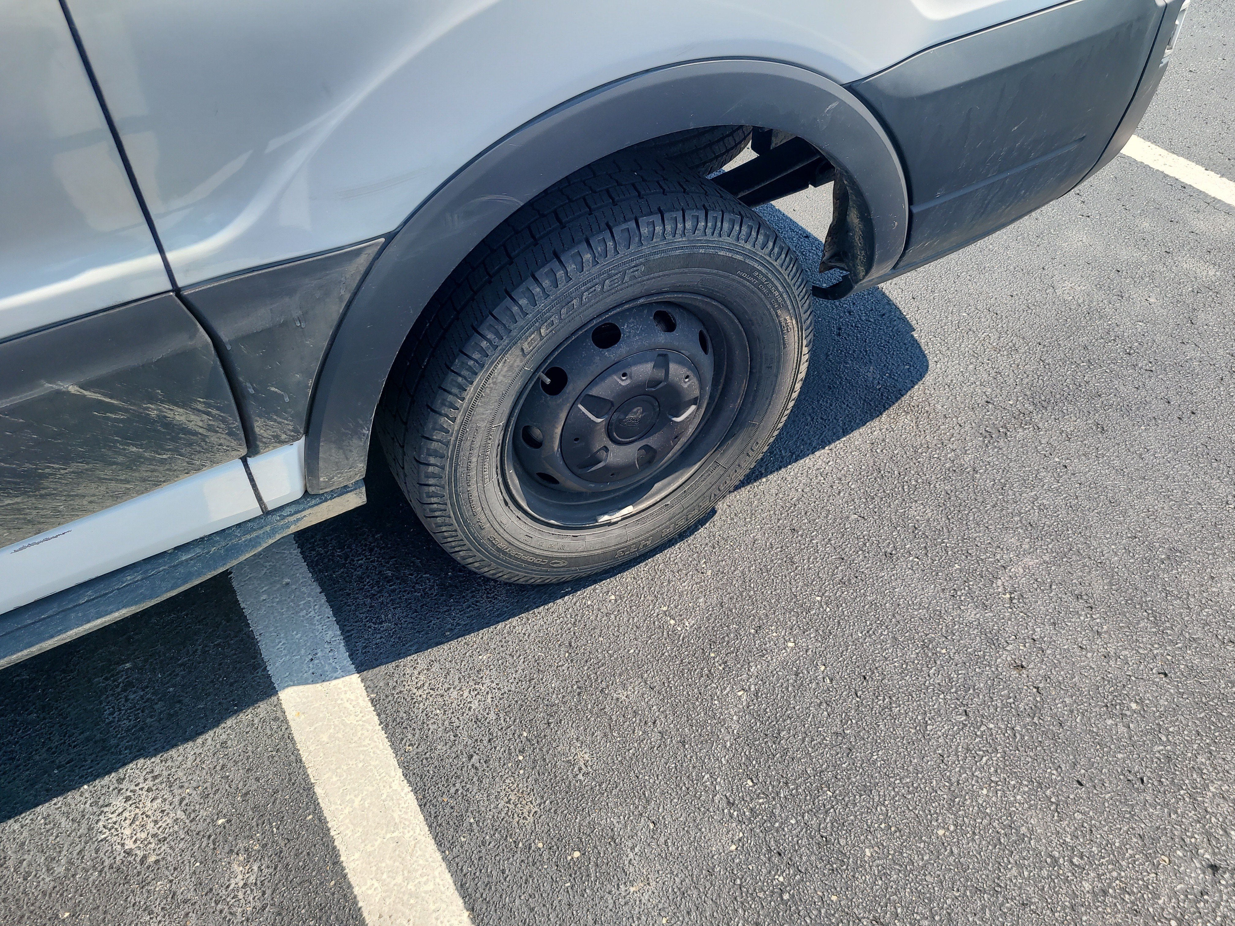 Used 2019 Oxford White Ford  image 9
