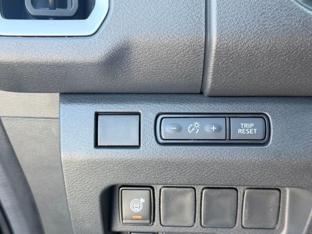 New 2026 Tactical Green Metallic Nissan Crew Cab SV image 21