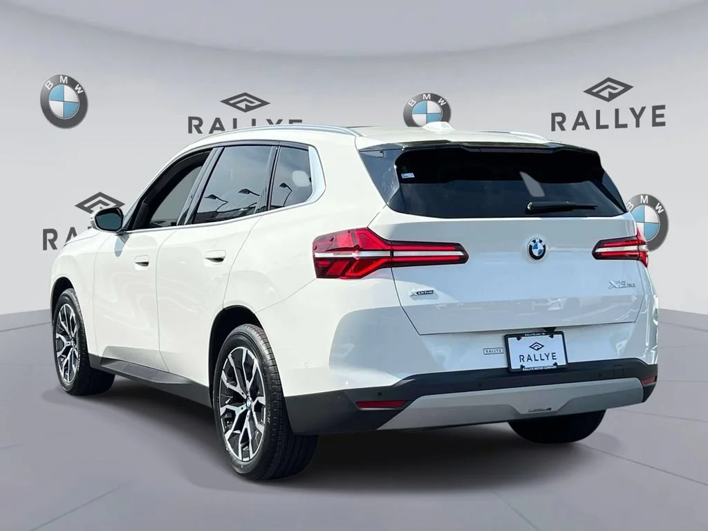 Certified Used 2026 Alpine White BMW 30 xDrive image 5