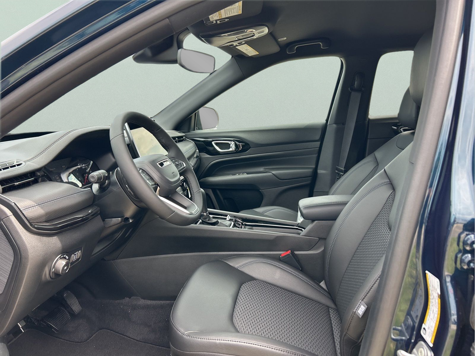 New 2026 Fathom Blue Pearl Coat Jeep Latitude image 11