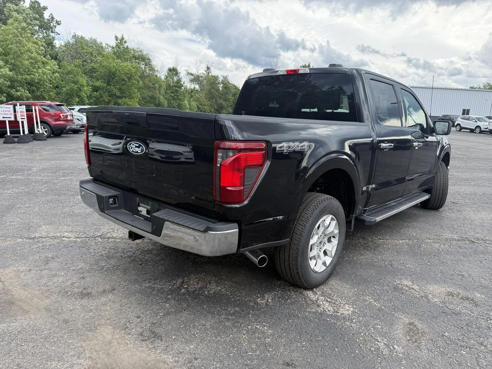 Used 2025 Agate Black Ford XLT image 4