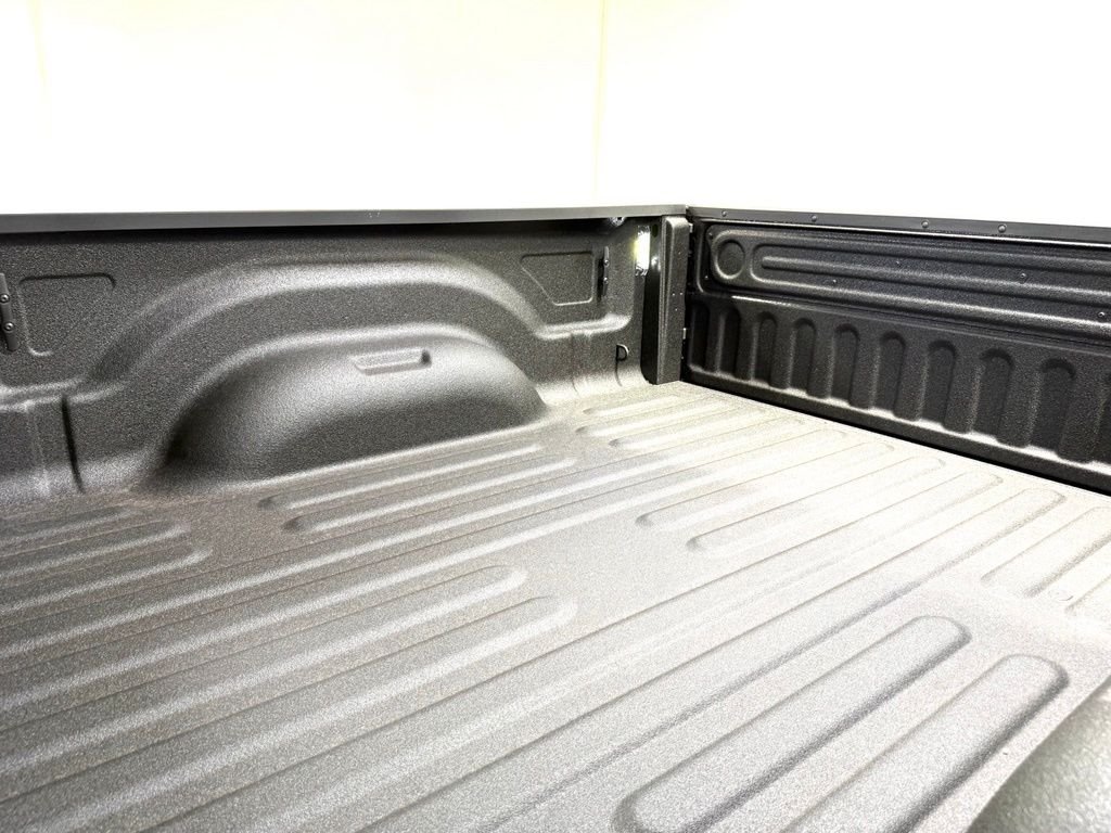 New 2026 Granite Crystal Metallic Clear-Coat Exterior Paint RAM Laramie image 20