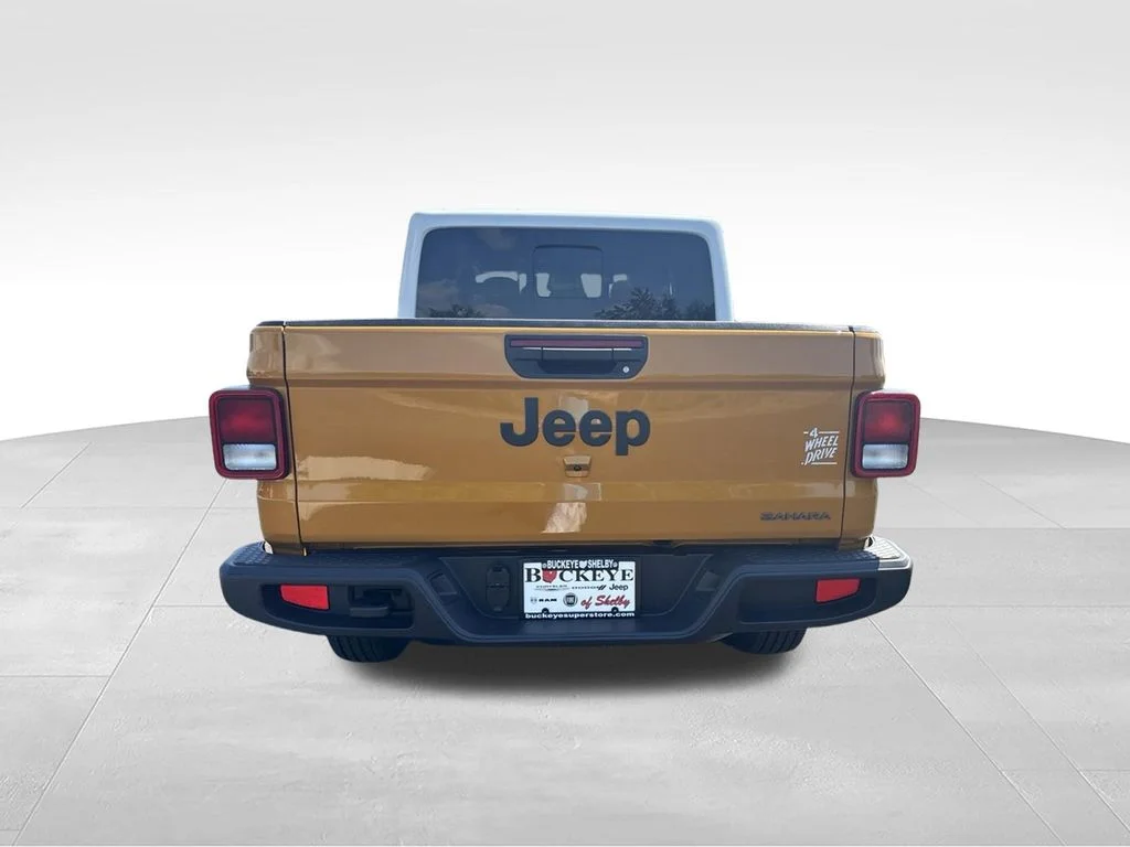 New 2026 Goldilocks Jeep Sahara image 4