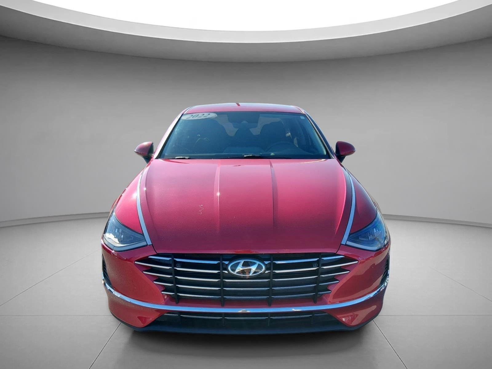 Used 2022 Calypso Red Hyundai SE image 8