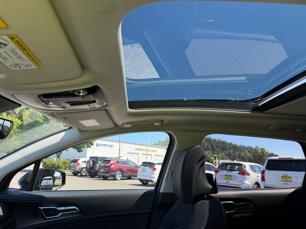 New 2027 Fusion Black Kia SX Prestige image 17