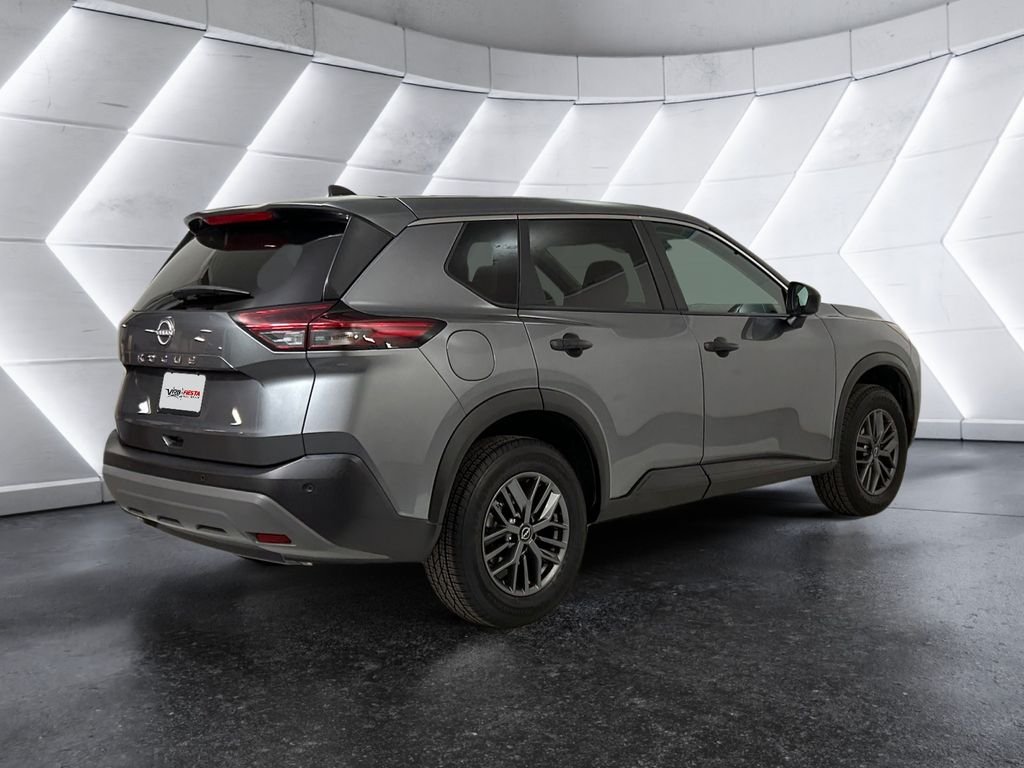 Used 2023 Gray Nissan S image 4