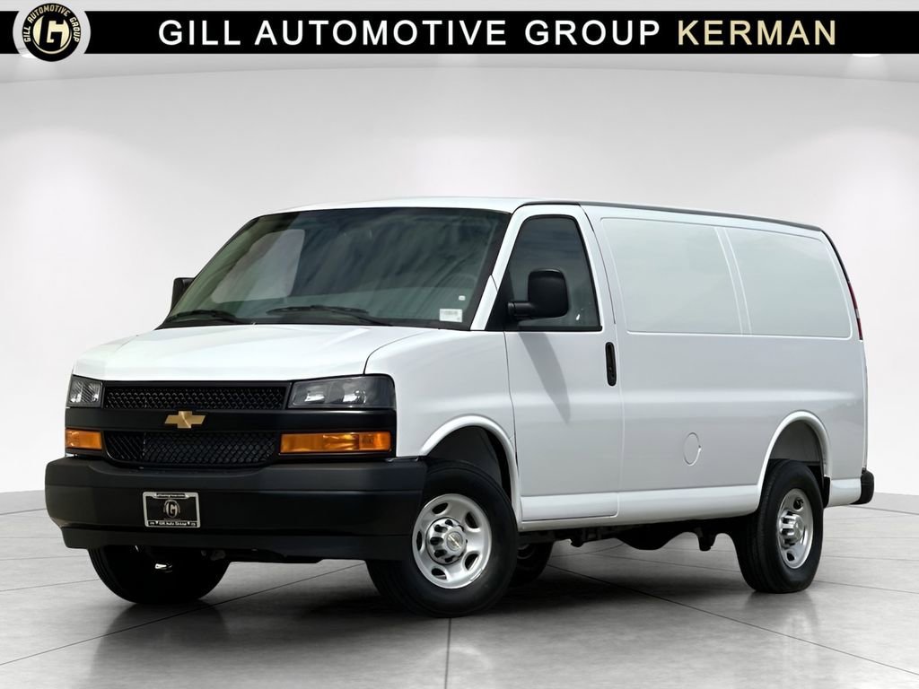 2026 Chevrolet Express 3500 Work Van HD's photo