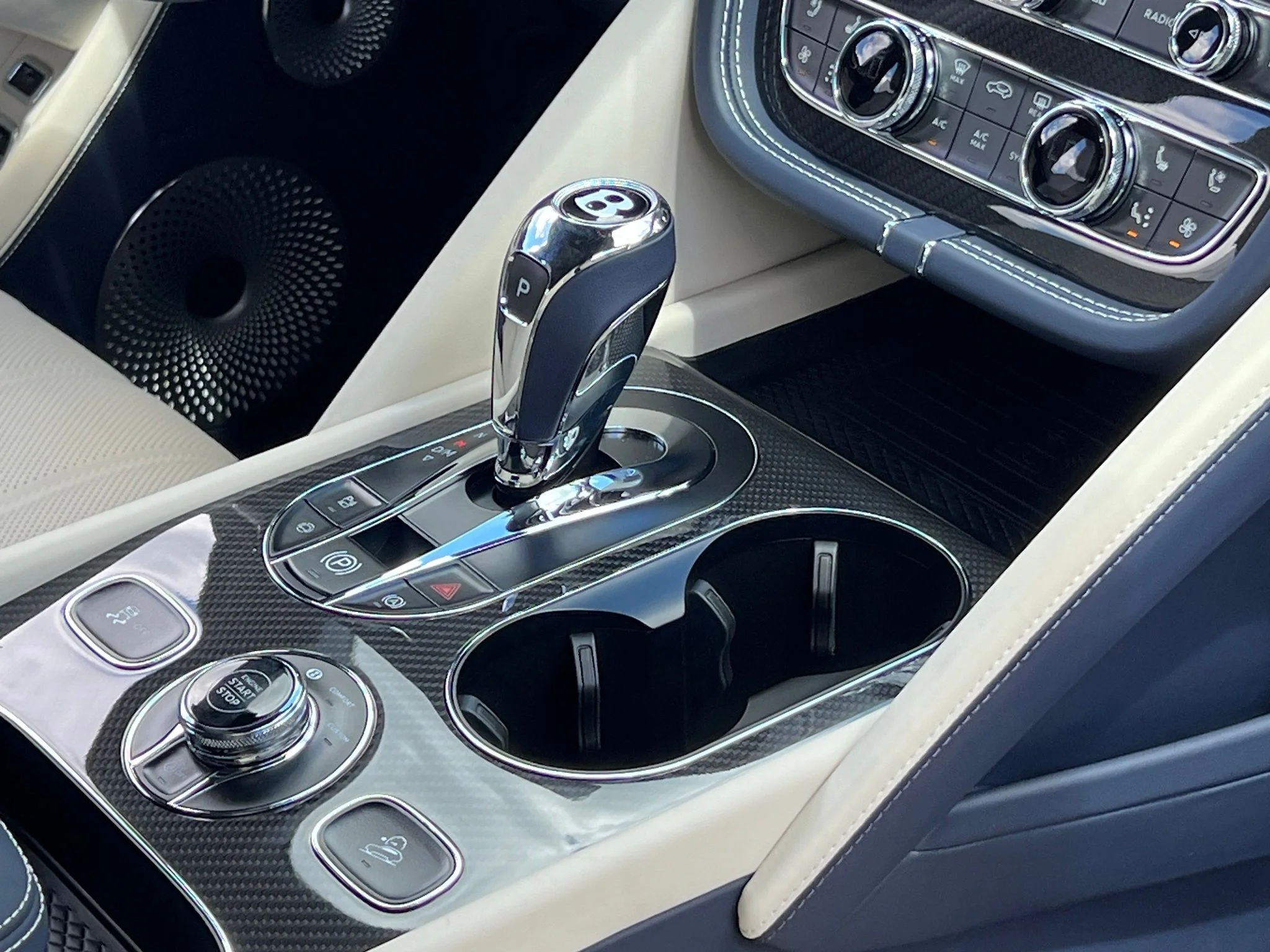New 2026 White Bentley  image 43