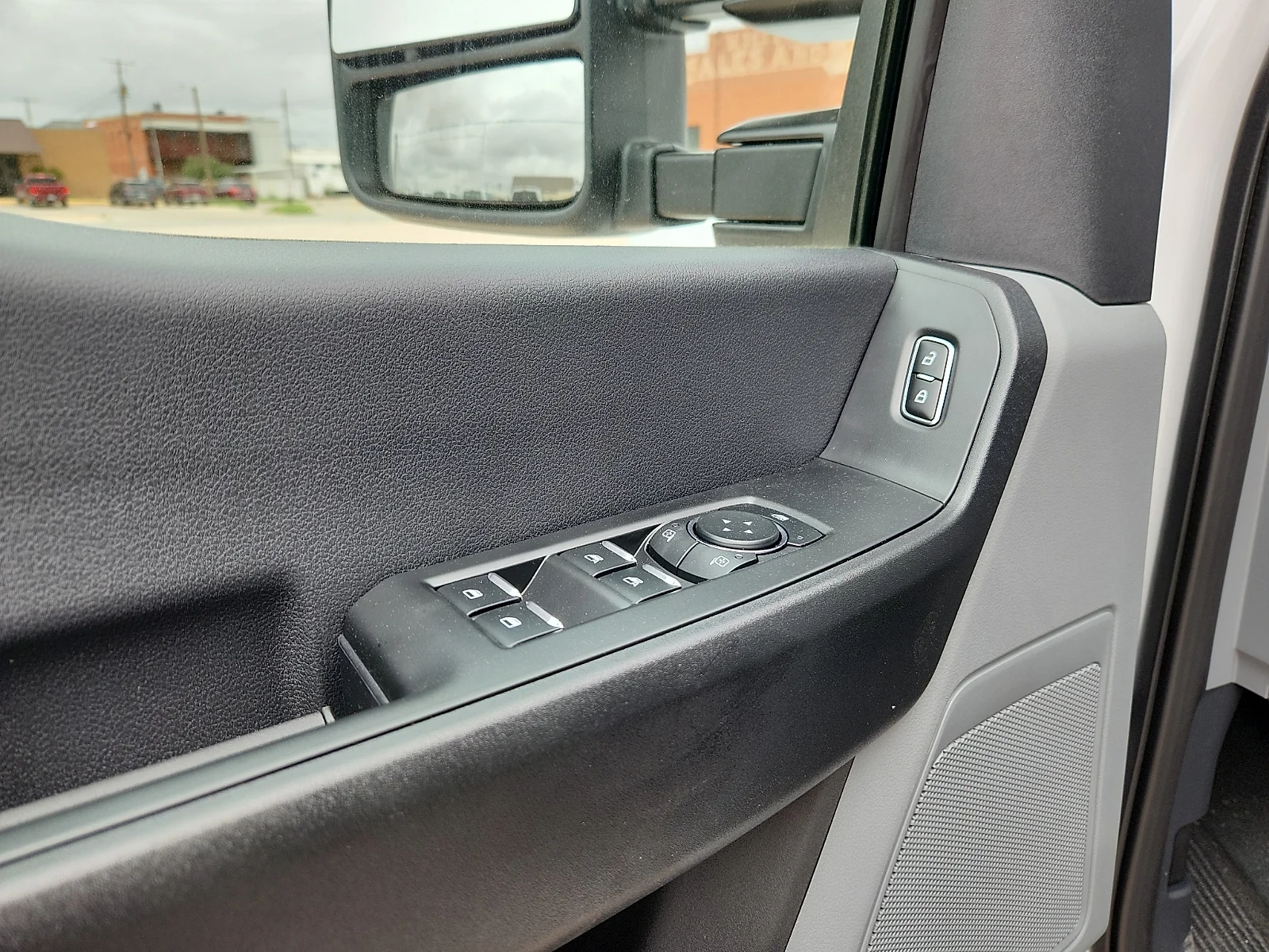 New 2026 Oxford White Ford F-250® XL image 15