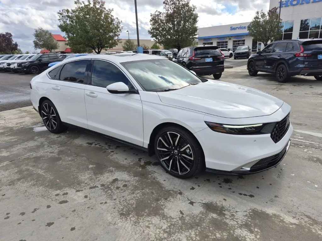New 2026 Platinum White Pearl Honda Touring image 8