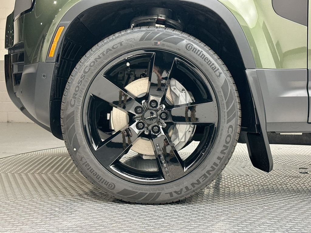 New 2026 Woolstone Green Land Rover S image 5