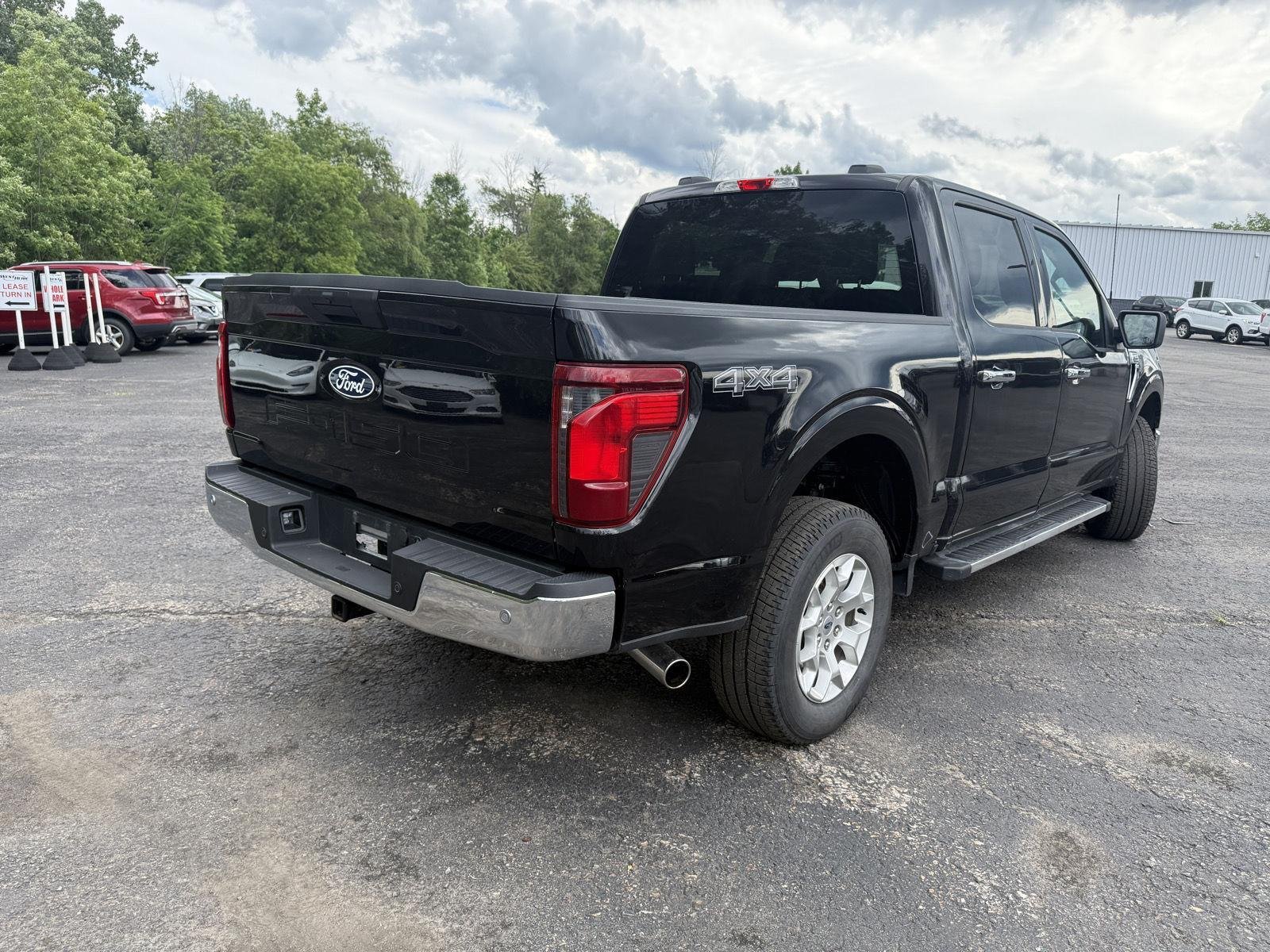 Used 2025 Agate Black Ford XLT image 4