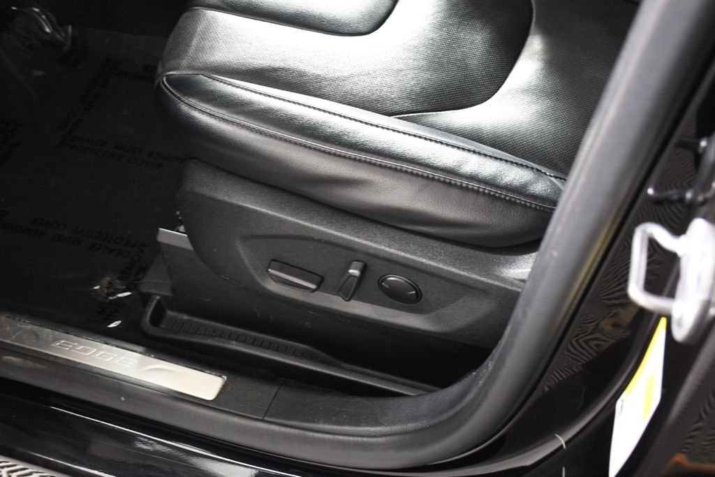 Used 2022 Agate Black Metallic Ford Titanium image 16