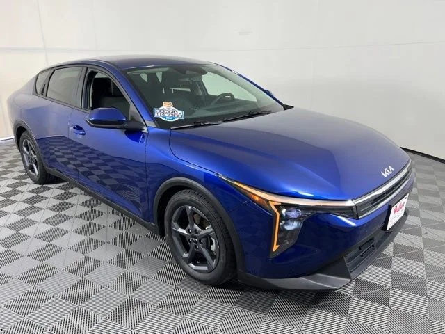2025 Kia K4 LXS AT's photo