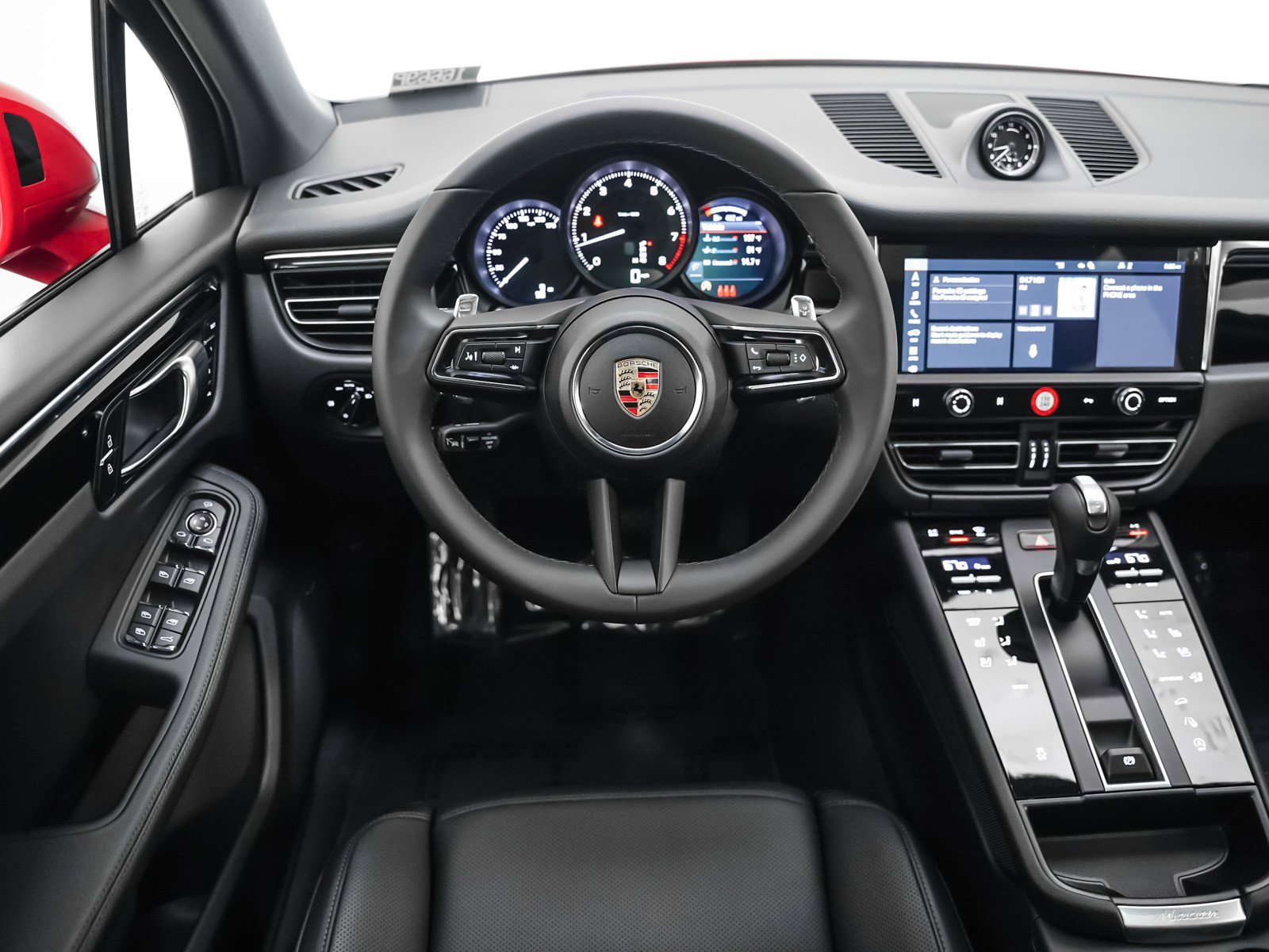 2026 Porsche Macan - Photo 16