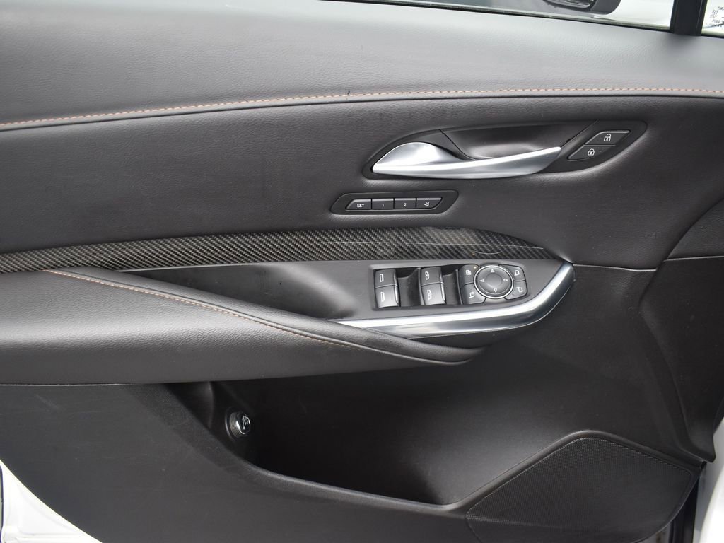 2023 CADILLAC XT4 - Image 10