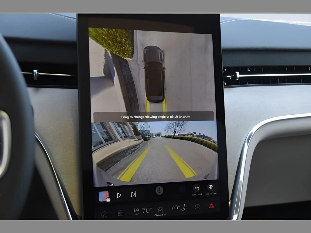 2026 Volvo EX90 Ultra - Photo 21