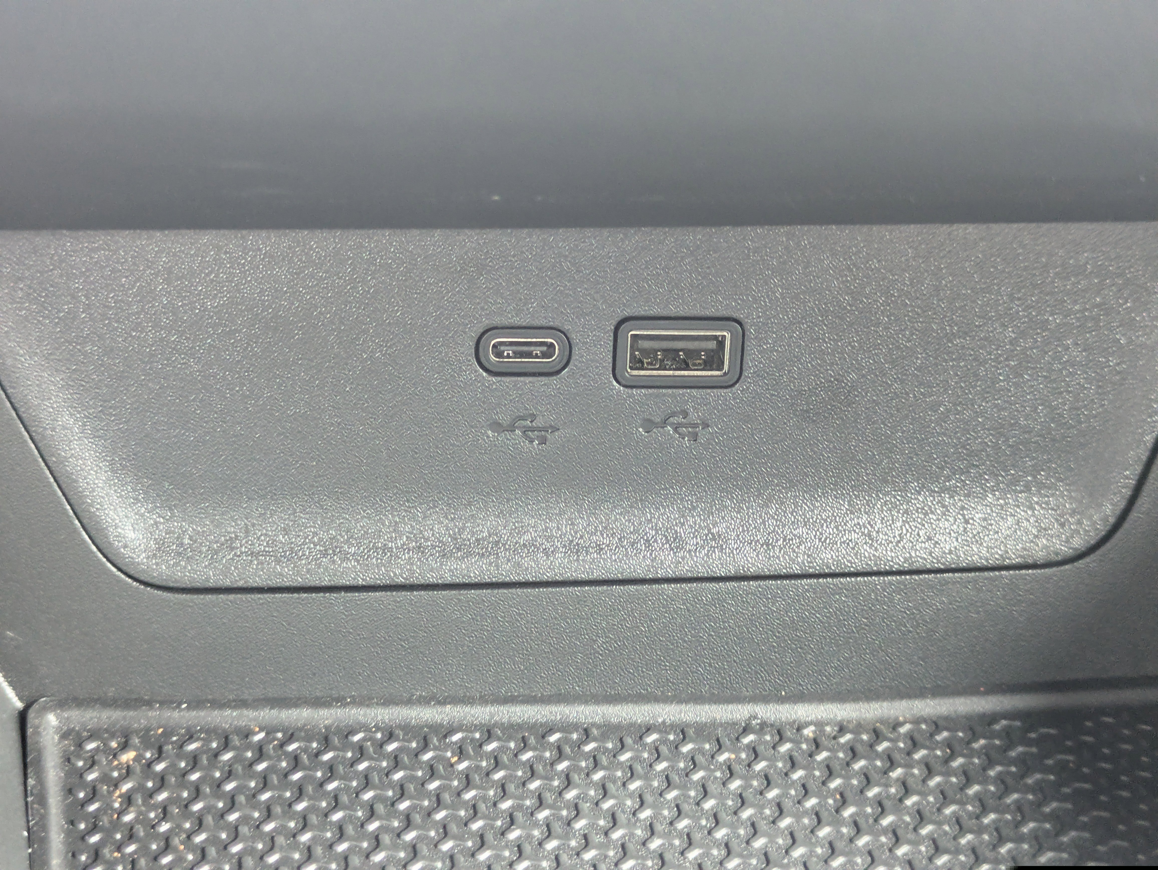 Used 2026 Sterling Gray Metallic Chevrolet FWD LT image 28