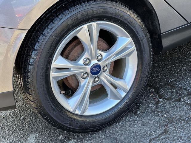 2012 Ford Focus SE - Photo 11