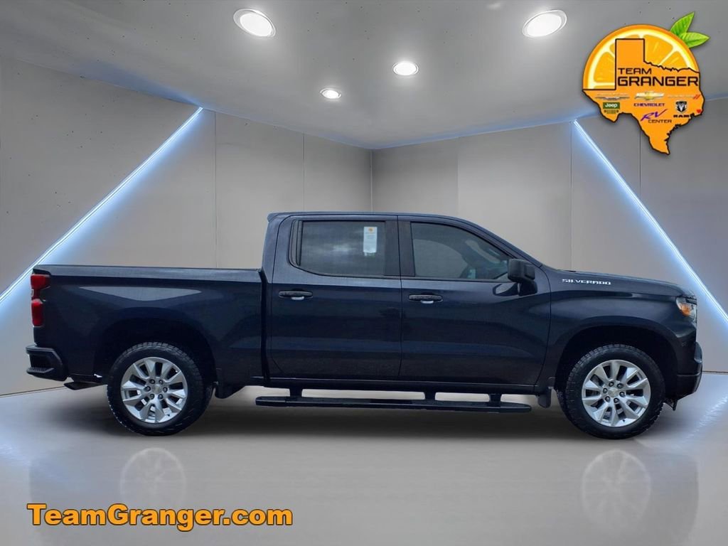 Used 2022 Dark Ash Metallic Chevrolet Custom image 5