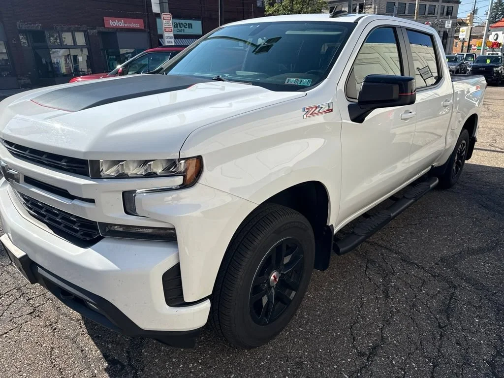 Used 2021 SUMMIT WHITE Chevrolet RST image 9