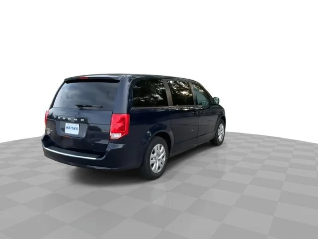 Used 2015 True Blue Pearlcoat Dodge SE image 8
