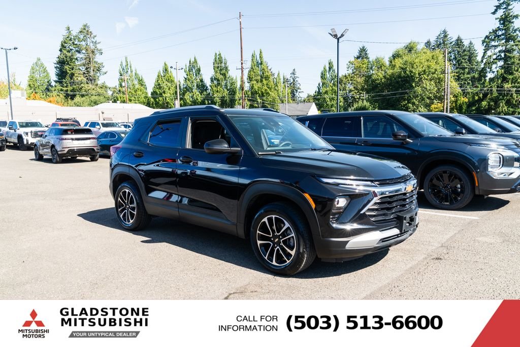 Used 2025 Black Metallic Chevrolet LT image 27