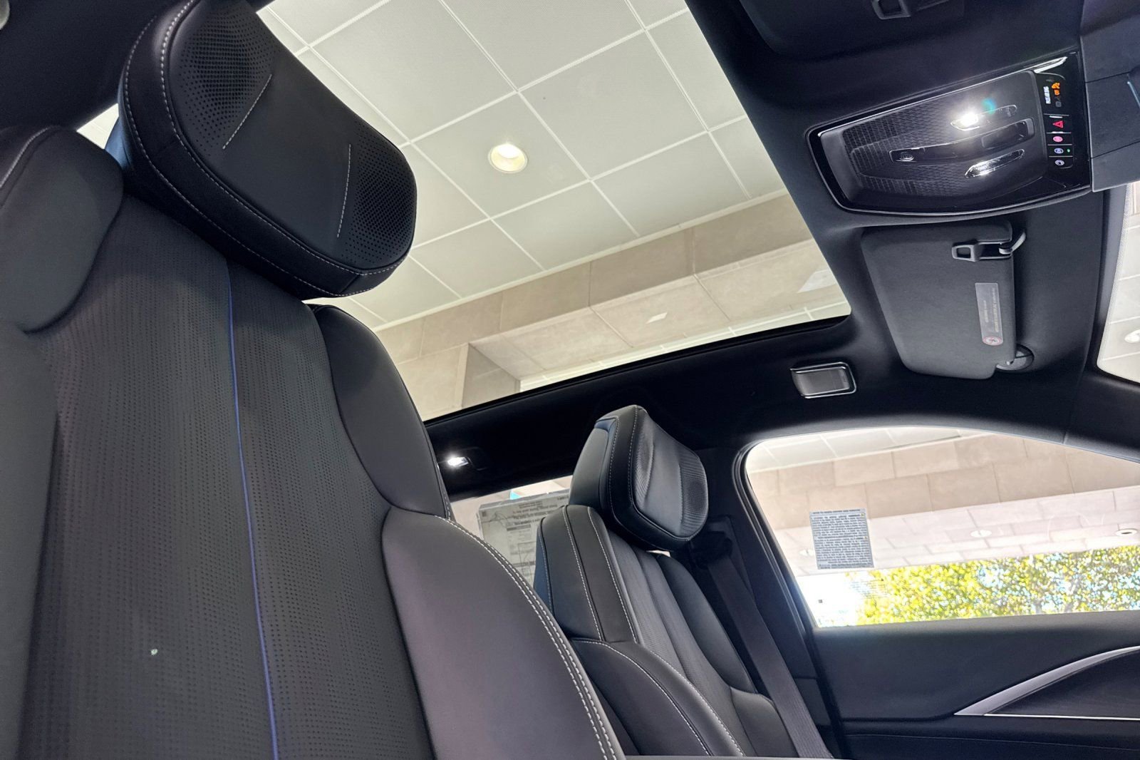 2026 Cadillac LYRIQ V - Photo 17